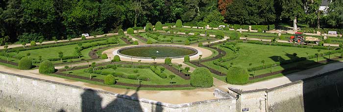 Chenonceau - jardin Médicis vu du balcon chenonceau